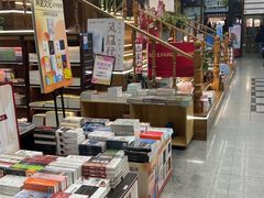 -新华书店(新街口旗舰店)