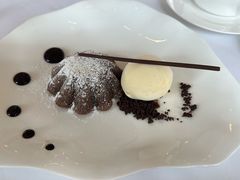 巧克力蛋糕配香草冰淇淋-Jean Georges