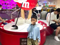 -m豆巧克力世界(上海世茂广场店)
