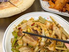 -丹水桥地锅鱼·翘嘴鲌·地方特色全鱼宴(丹江口大坝店)