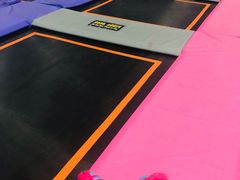 -嘿哟动霸CHUA·新潮玩运动娱乐中心·蹦床滑冰团建乐园