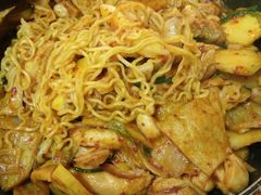-亲昵春川鸡排(韩国美食街店)