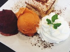 焦糖杏仁冰淇淋-莓园冰淇淋店