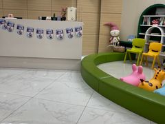 -瑞尔齿科(南京东路名人诊所)