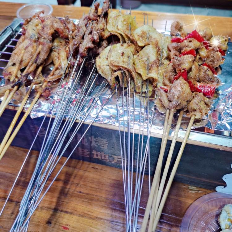 老街烧烤(园艺店)-"最爱他家的鱼泡,超级好吃,而且外面吃不到.