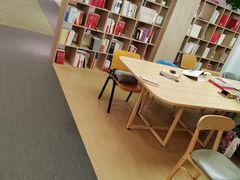 -漕河泾街道图书馆(漕河泾社区文化活动中心店)