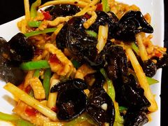 鱼香肉丝-晚归月亮湾私家菜(临邑路店)