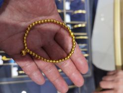 -六福珠寶(巴黎春天五角场店)