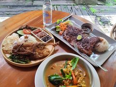 -Pundi Pundi Restaurant