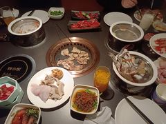 新鲜的活虾-钱小奴海鲜自助黑金店(杭州滨江龙湖店)