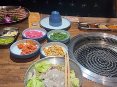 -明洞阿姨·韩式酱蟹烤肉·创意料理(三元桥店)