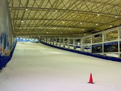 -乔波室内滑雪场