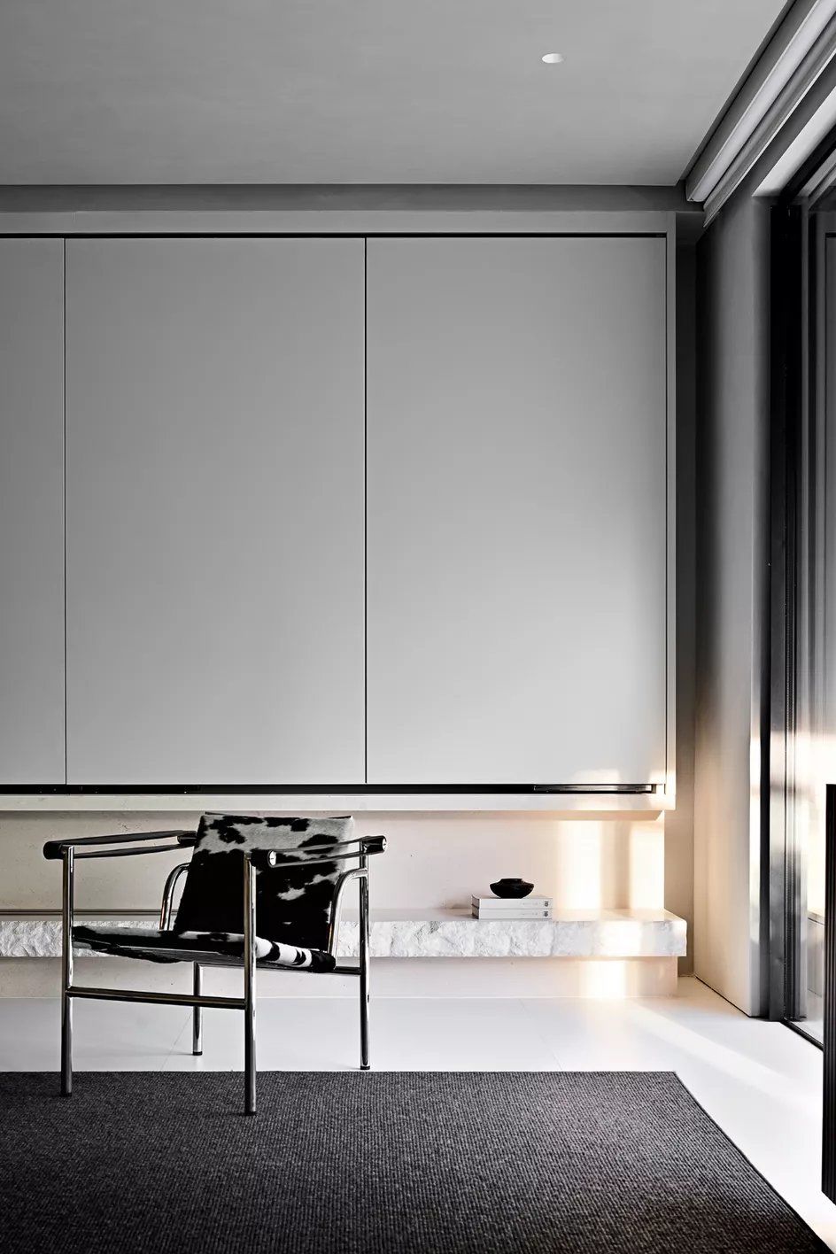 一些线条出现在墙面和家具中,带来活力,通