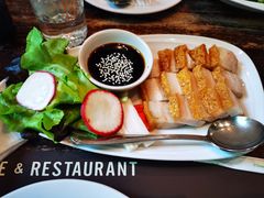 -Chom Cafe and Restaurant