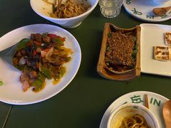 -一坐一忘云南菜(嘉里中心店)
