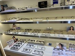 -视野联行眼镜·蔡司·尼康·授权优选门店(青浦宝龙店)