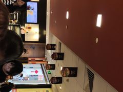 -麦当劳(汉口火车站候车室店)