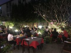 -Dash Teak House