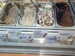 -VENCHI 闻绮(上海佛罗伦萨小镇店)