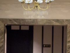 -万泊酒店(长沙五一广场国金中心店)