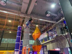 -嗨翻Hi-Fun竞技主题乐园·蹦床亲子生日轰趴(国光1937店)