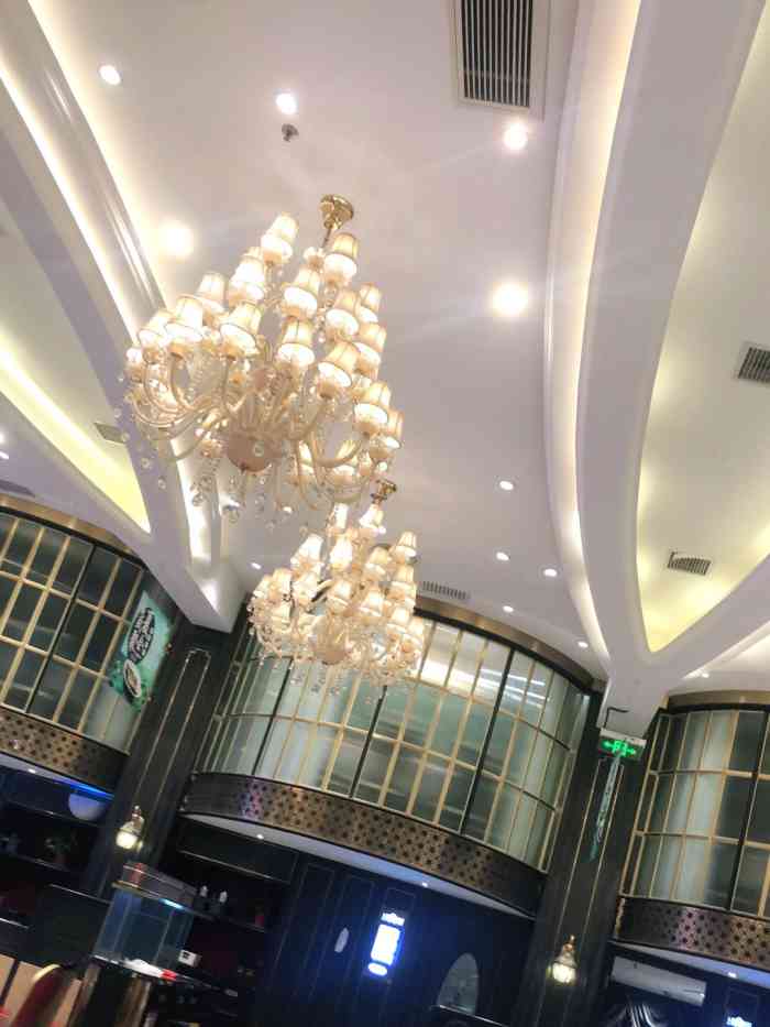 上海申阿婆(重固店)-"小镇觅食～附近好像就看到这一家.进去之后.