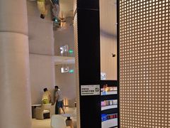 -涨巢·潮玩水疗局