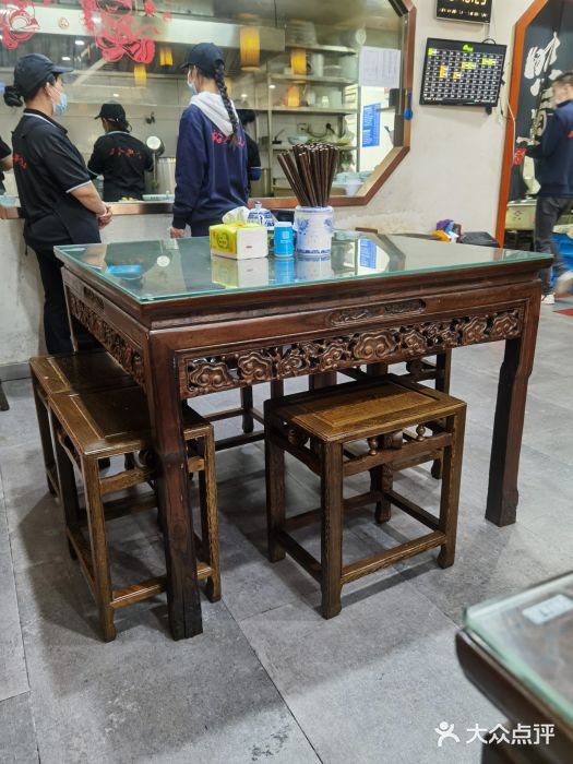 裕兴记•蟹黄面馆(人民广场店)大堂图片