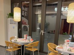 -肥肥虾庄·金牌油焖大虾(汉口城市广场店)