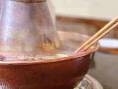 -果松木炭酸菜铜火锅·外婆参鸡汤