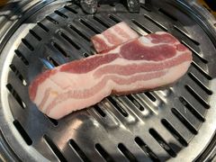 厚切五花肉-·缸桶屋·韩式牛肋条自助烤肉(西湖D11店)