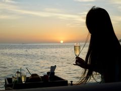 -Sunset Bar(丹绒亚路香格里拉店)