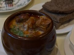 焖锅牛肉-老井俄式餐厅