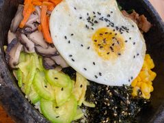 大粒牛肉石锅拌饭-小木屋拌饭(西安万象天地店)