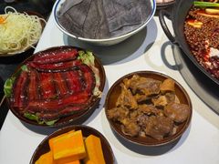 -卤校长老火锅(杨家坪直营店)