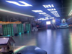 -极限PLAY运动娱乐新世界·团建派对潮玩休闲馆·室内蹦极高空游乐园