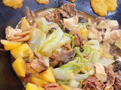 -粘豆包柴火铁锅炖