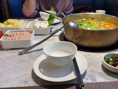-野山舂·贵州现舂酸汤牛肉(民生路店)