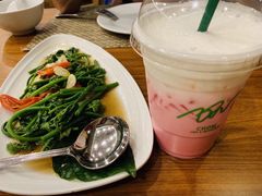 -Chom Cafe and Restaurant