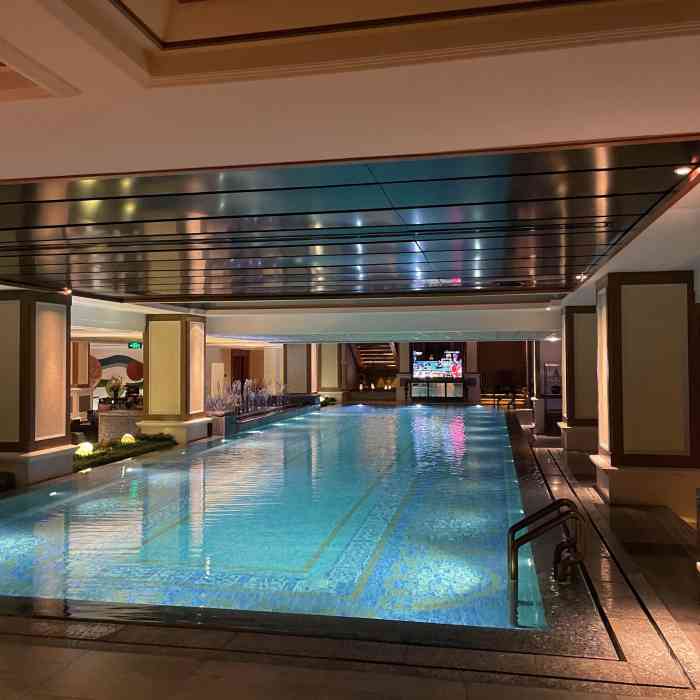 浅深(瑞仁店)-"与老板到外面办事,说我们辛苦了,说请我们.