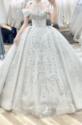 -予白婚纱礼服馆