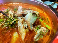 -野山舂·贵州现舂酸汤火锅(鸿通城店)