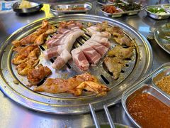 -哈哈碳都·牛肋条无限自助烤肉(台江万达店)