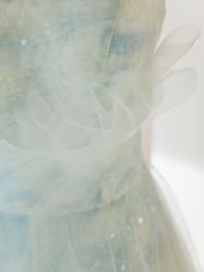 -衣贝姿婚纱礼服馆