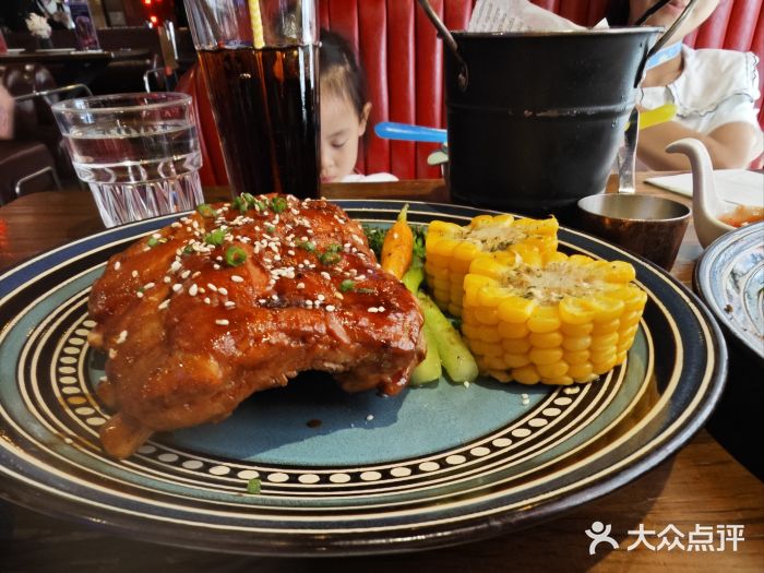 1886德国汽车餐厅(外滩中央店)特色烤猪肋排图片