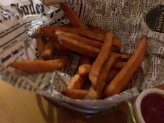 -Hooley's活利仕西餐厅(珠江新城店)