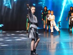 -翎秀服装模特