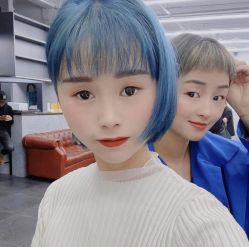 -诗悦发型SALON·圣罗兰店