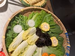 -尚尚仙·酸汤猪手·猪肚鸡火锅(华联万柳购物中心店)