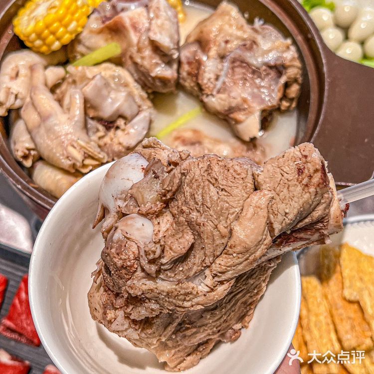 澳门土著都爱去吃的猪骨煲，一碗难求的美味！